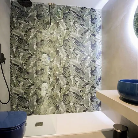 Apartment Floris: Modern In The Heart Of Center *